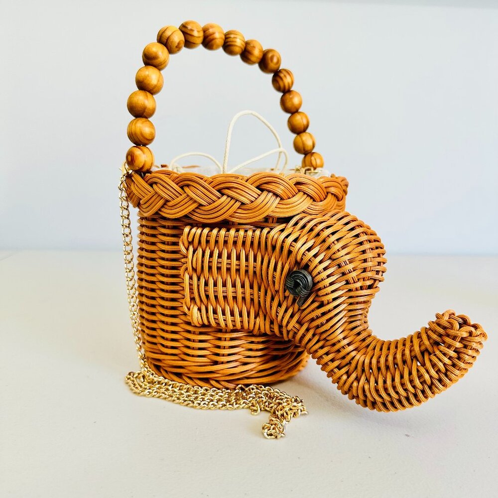 TOMMY BAHAMA 2-WAY WOVEN WICKER ELEPHANT SHAPED NOVELTY TOP HANDLE CROSSBODY BAG